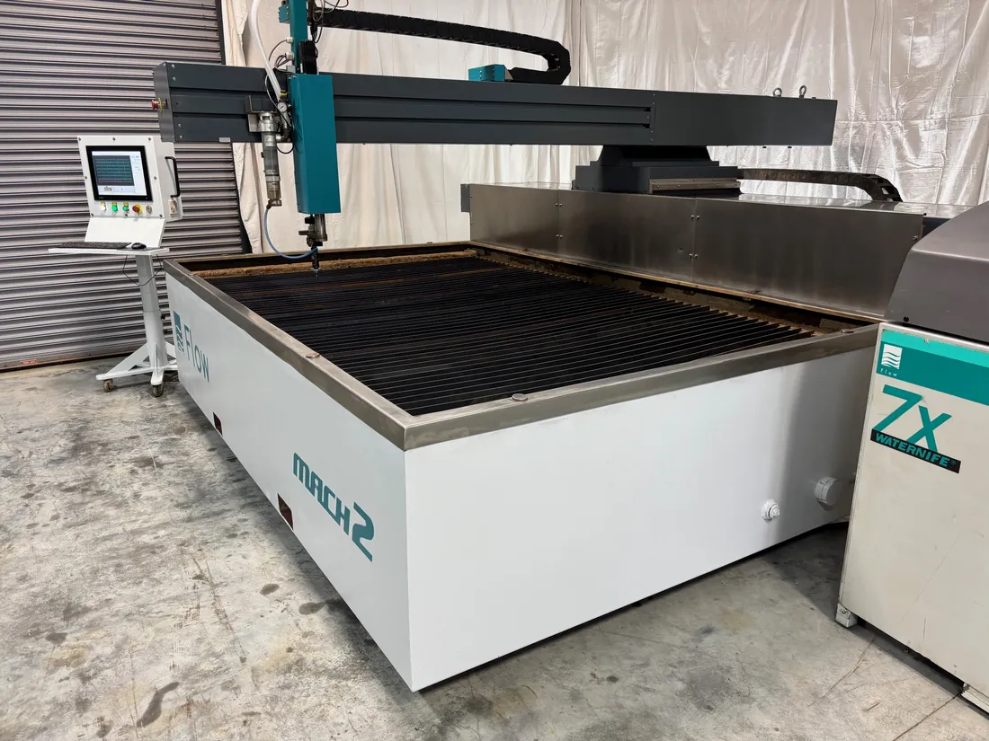 Flow #Mach-100-3020, CNC Waterjet Cutting System, 6.6' x 10' table, 50 HP pump, 60,000 psi, Flowmaster - Image 3