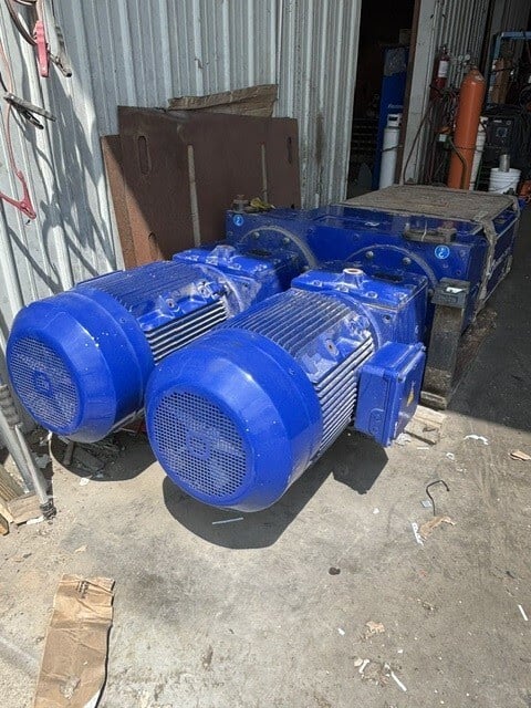 Shred-Tech #ST-75-ES, Dual Shaft Shredder, 37" x 25" cutting chamber, (54) 12.5" diameter knives, (2) 50 HP - Image 4