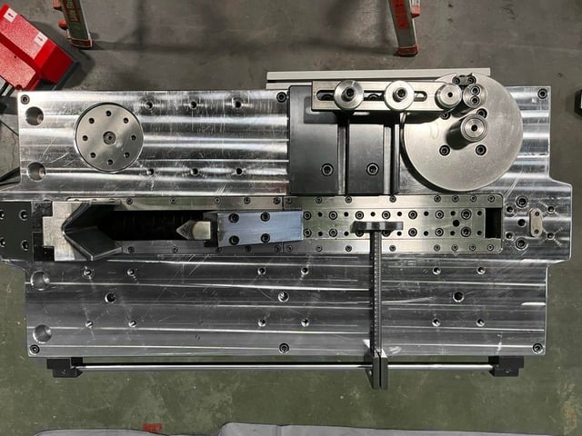 22 Ton, RMT #HZ-FAB-22-R, horizontal press, 13.8" stroke, 1.5 HP, 24.2" x51.4" table - Image 10
