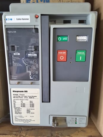 800 Amps, Cutler-Hammer, MDN608XEA-0852C-NAC4Y-PNNAX, LSI, electrically operated, drawout, new surplus - Image 1