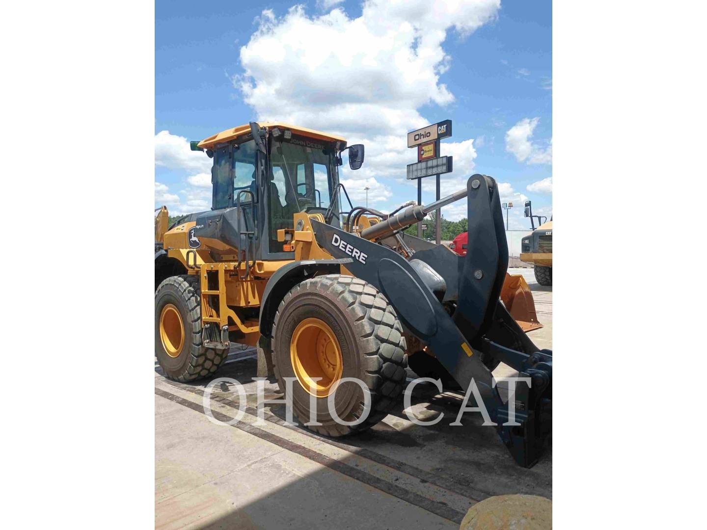 Deere & Co. 524P HL, Wheel Loader, 1833 hours, S/N: PLX18715, 2023 - Image 2