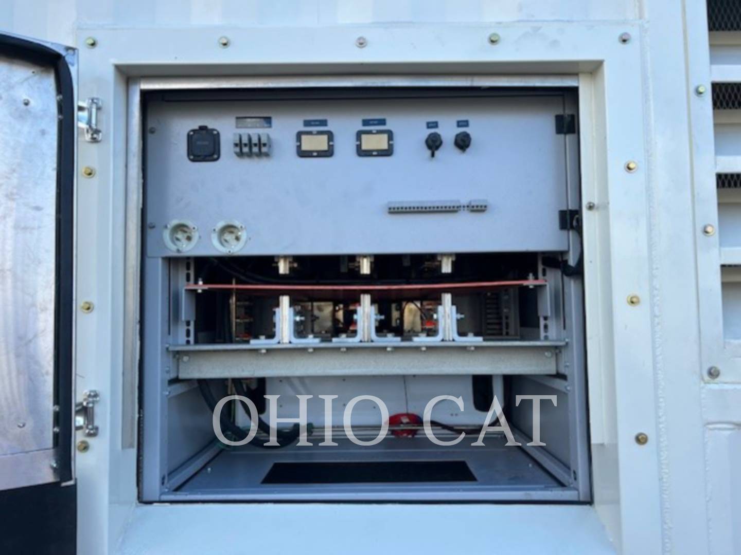 1250 KW Caterpillar XQ 1250, Mobile Generator Set, Diesel, 1800 RPM, 480V, 1786 hours, 1995 - Image 2
