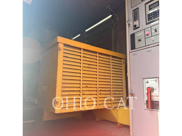 1600 KW Caterpillar #XQ1750, mobile diesel generator set, 400 Volts, 1800 RPM, 900 hours, 1993 - Image 4