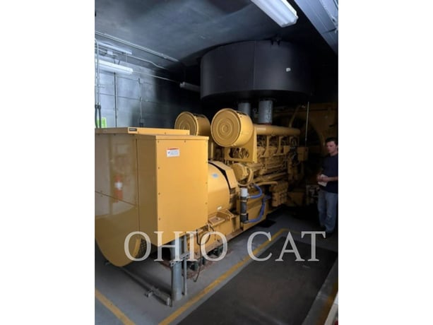 1600 KW Caterpillar #3516, diesel generator set, 400 Volts, 1500 RPM, 738 hours, 1997 - Image 1