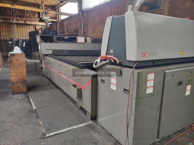 Rofin-Sinar #DC-030, CO2 Laser Cutting System, 70 amps, external cooling/chiller unit, 400 Volts, 2003 - Image 2