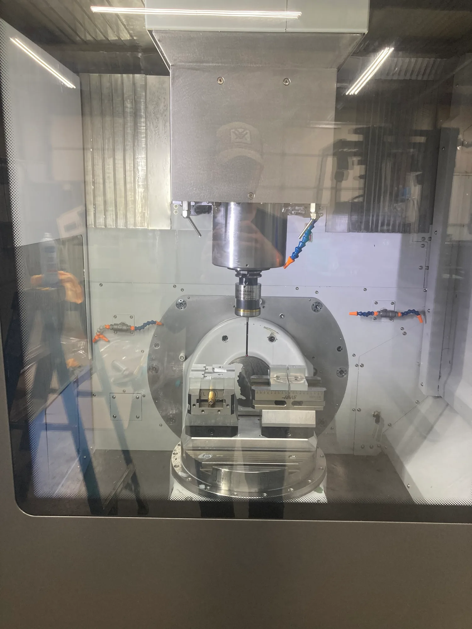 DN Solutions #DVF-4000, CNC Vertical Machining Center, 24.4" X, 17.3" Y, 16.9" Z, 15000 RPM, 40 automatic - Image 2