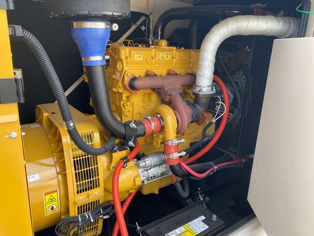 100 KW Caterpillar #D100GC, diesel generator set, 277/480 Volts, C4.4 engine, EPA Tier 3, sound attenuated - Image 5