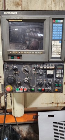 Dainichi #F50, 7" spindle bore, Fanuc 15-T, 80" centers, chip conveyor, live center, 3-jaw 15" chuck, 50 HP - Image 2