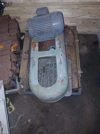 6" x 18" Gallmeyer & Livingston #25, Reciprocating Surface Grinder, 1 HP, hydraulic sliding-way table - Image 4