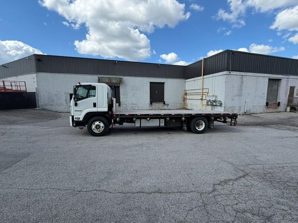 Isuzu #FTR, flatbed truck, 2017 - Image 1