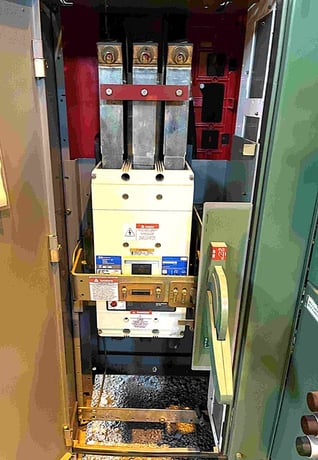Allen-Bradley, low voltage motor control, 1200 Amp main, (9) size 1, (4) size 1, (1) size 3, all combination - Image 4
