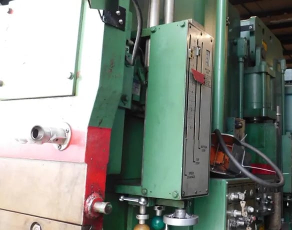 230 Ton, Cincinnati #230CBX12, CNC Hydraulic Press Brake, 14' overall, 1512" between housing, 30 HP, Die - Image 3