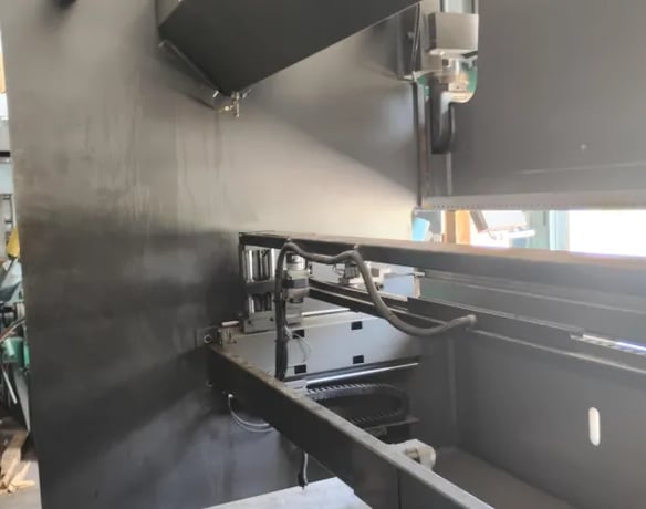 250 Ton, Piranha #Pro-II-250-12, CNC Hydraulic Press Brake, 12' overall, 124" between housing, 30 HP, Delem - Image 3