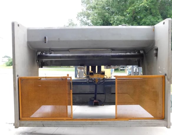 225 Ton, Baykal #225-12, Hydraulic Press Brake, 12' overall, Positive Depth Stop, Power Backgauge - Image 2