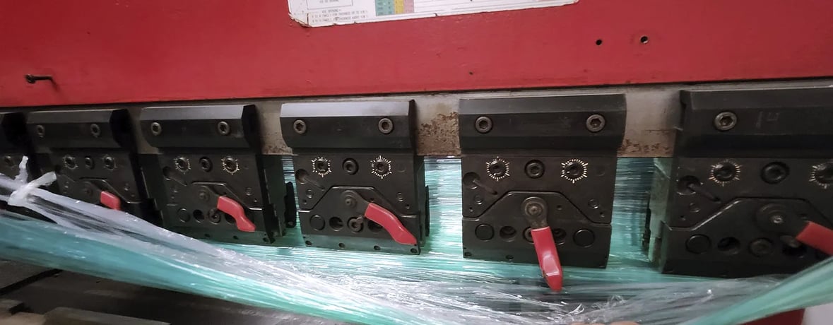 100 Ton, Amada #RG-100, hydraulic press brake, 10.2' overall, 100.39" between housing, 3.94" stroke, 15.75" - Image 6