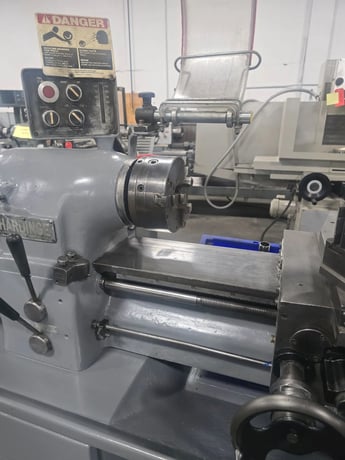 11" x 18" Hardinge #HLV-H-EM, Tool Room Lathe, 125-3000 RPM, In/mm Threading, 1-1/4" bore, 6" swing over - Image 4