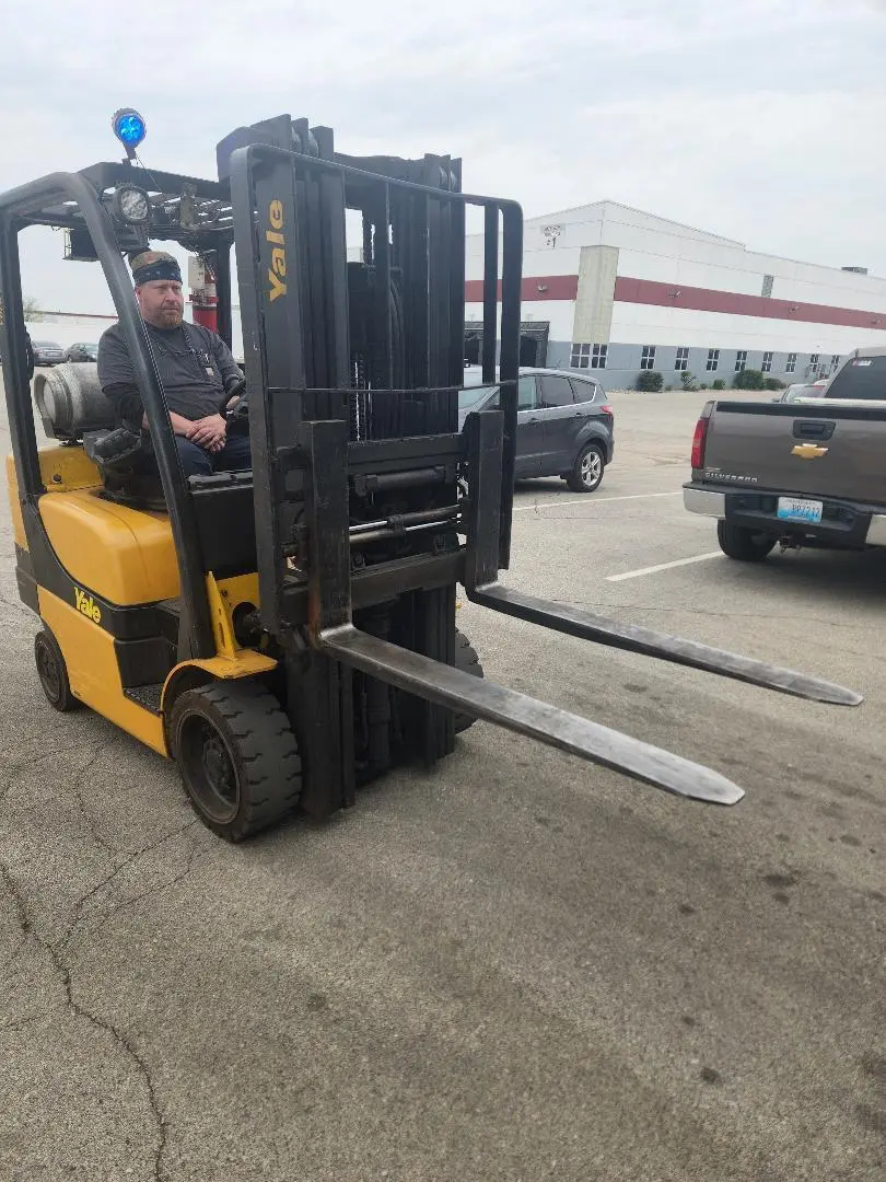 5,500 Lb. Yale #GLC060VXNVSE085, Forklift, LPG, 3-Stage Mast, 48" Forks, 2015 - Image 5
