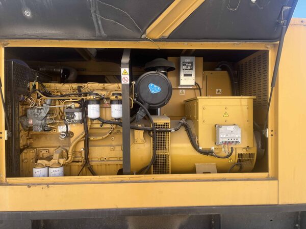100 KW Olympian #D100P2, Diesel Generator Set, 480 Volt, 1800 RPM Perkins 2PKXL05.9YH1 engine, 3PH, 2002 - Image 7