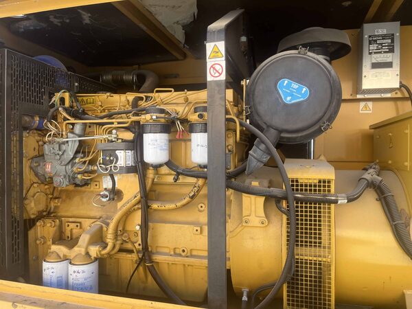 100 KW Olympian #D100P2, Diesel Generator Set, 480 Volt, 1800 RPM Perkins 2PKXL05.9YH1 engine, 3PH, 2002 - Image 8