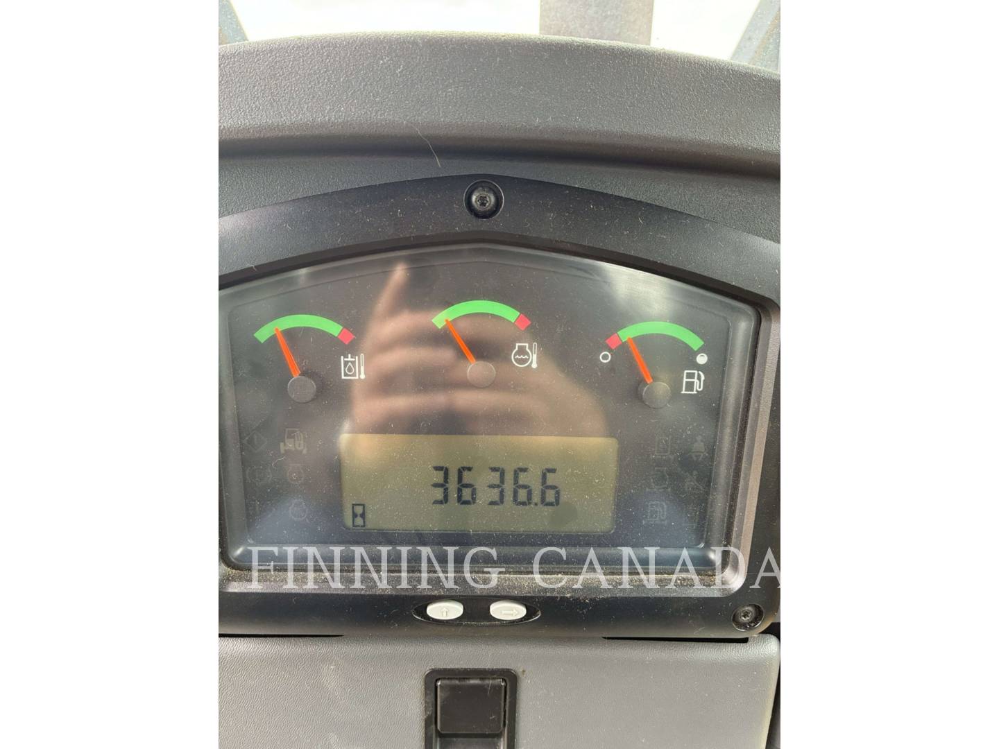 Caterpillar D3K2, 3636 hours, S/N: GAE00180, 2014 - Image 5