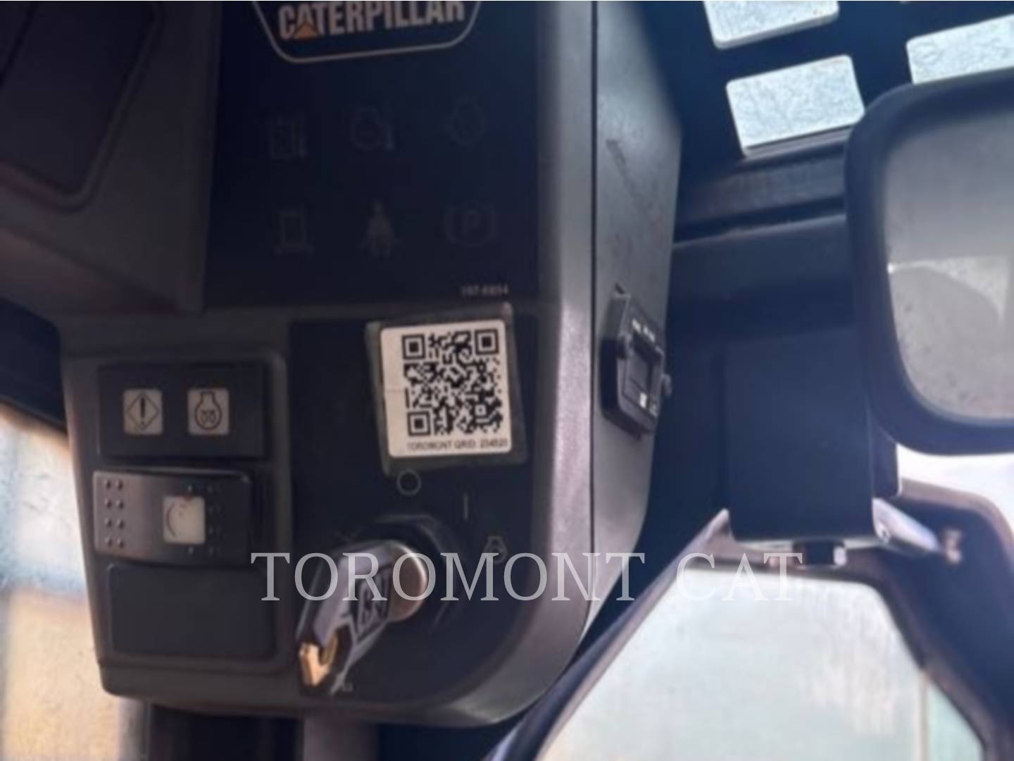 Cat 226B3, Skid Steer Loader, 2666 hours, S/N: MWD07818, 2015 - Image 6