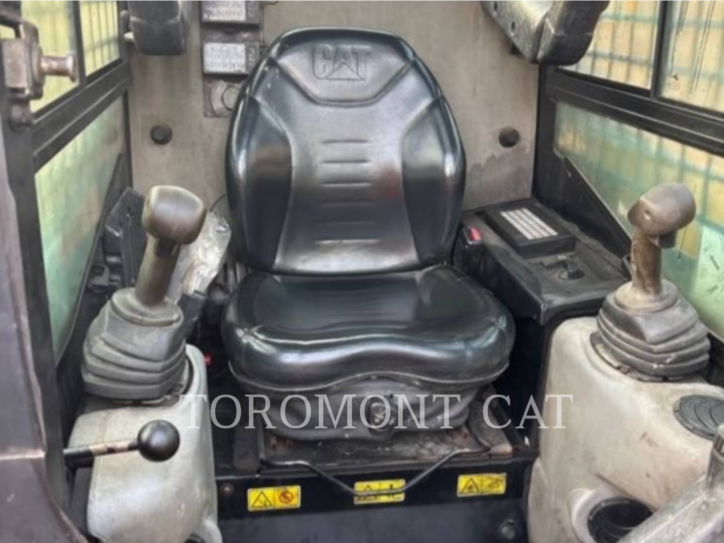 Cat 226B3, Skid Steer Loader, 2666 hours, S/N: MWD07818, 2015 - Image 8
