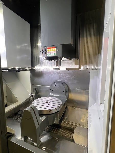 Haas #UMC-750, CNC vertical machining center, 41 automatic tool changer, 30" X, 22" Y, 20" Z, 12000 RPM, #40 - Image 3