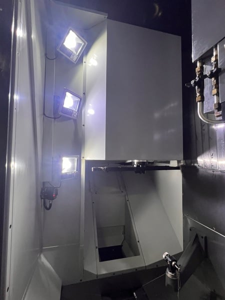 Haas #UMC-750, CNC vertical machining center, 41 automatic tool changer, 30" X, 22" Y, 20" Z, 12000 RPM, #40 - Image 7