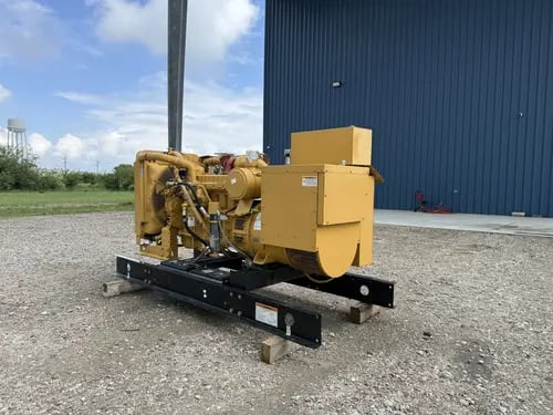 250 KW Caterpillar #3306, diesel generator set, 208 Volts, 3-phase, 574 hours, 382 HP @ 1800 RPM, EPA Tier 1 - Image 2