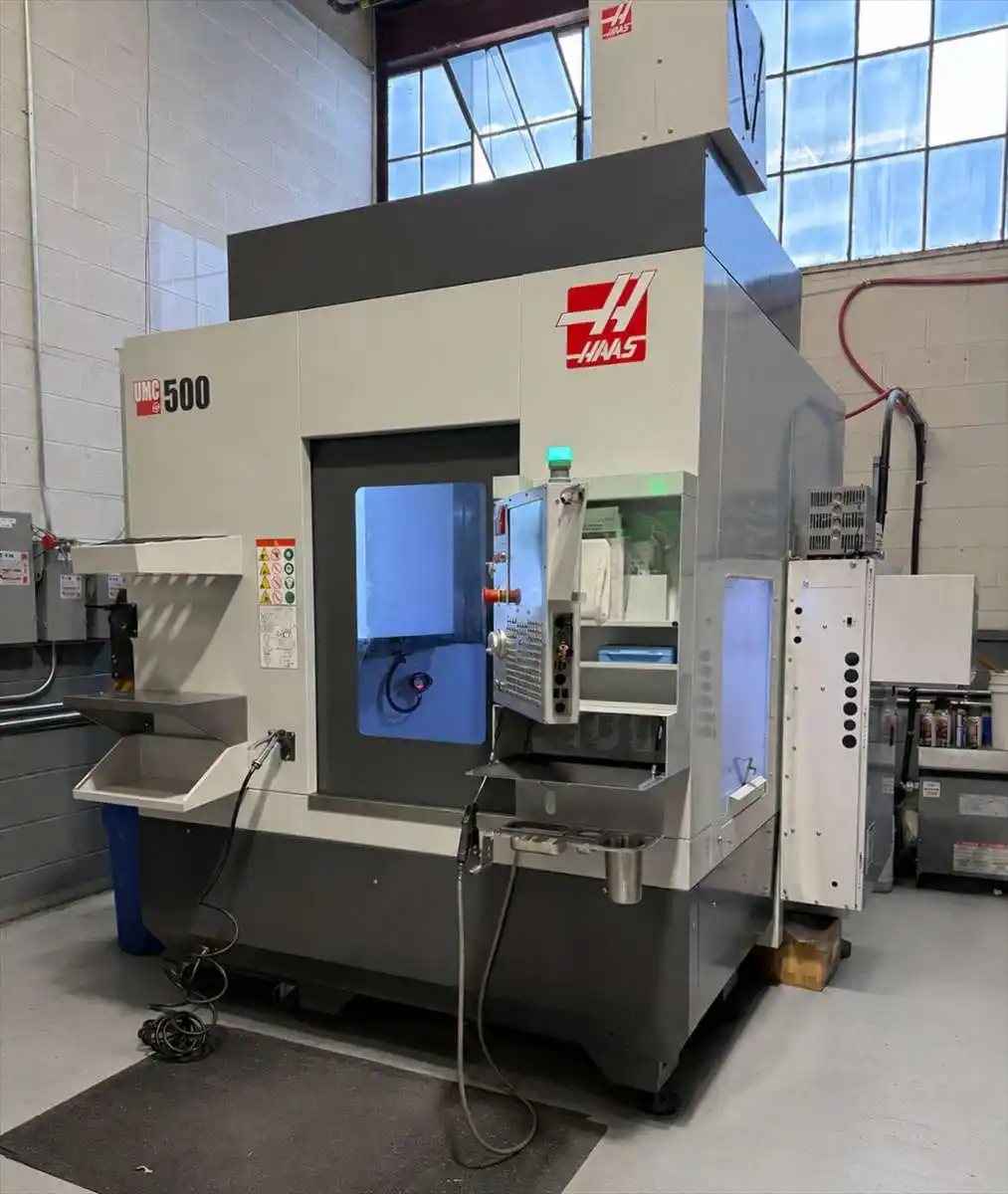 Haas #UMC-500, 5-Axis CNC vertical machining center, 24" X, 16" Y, 16" Z, 8,100 RPM, Cat 40, 30-ATC, 2-Axis - Image 3