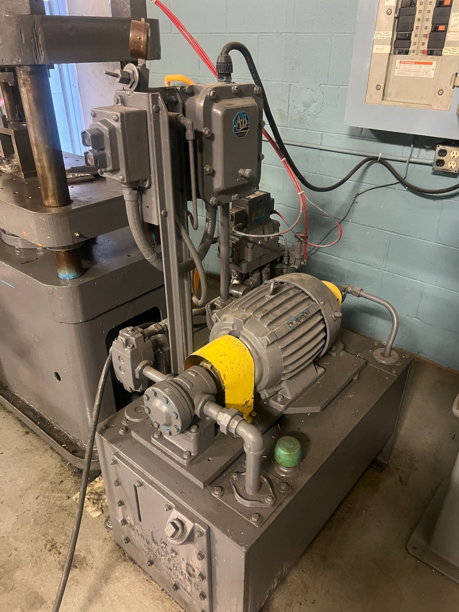 100 Ton, 4-post up acting hydraulic press, 36" x 20" bed, 26.5" x 10" between posts, 13.5" stroke, 14" - Image 2