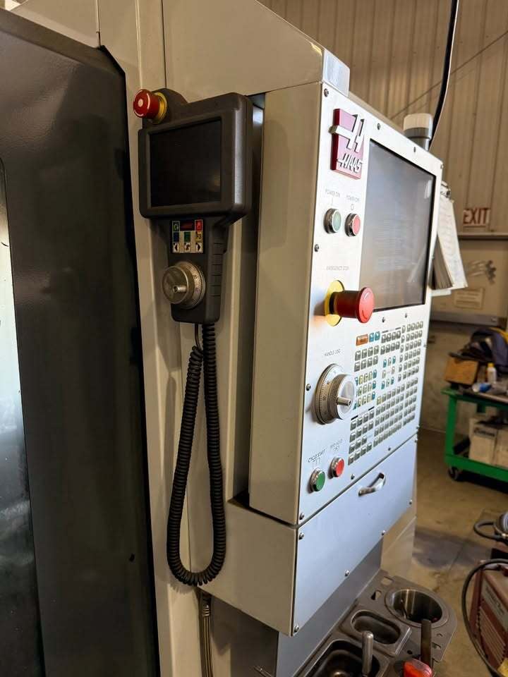 Haas #VF-7, CNC Vertical Machining Center, 84" X, 32" Y, 30" Z, 84" x 28" table, 20 HP, 7500 RPM, CAT 40, 24 - Image 4