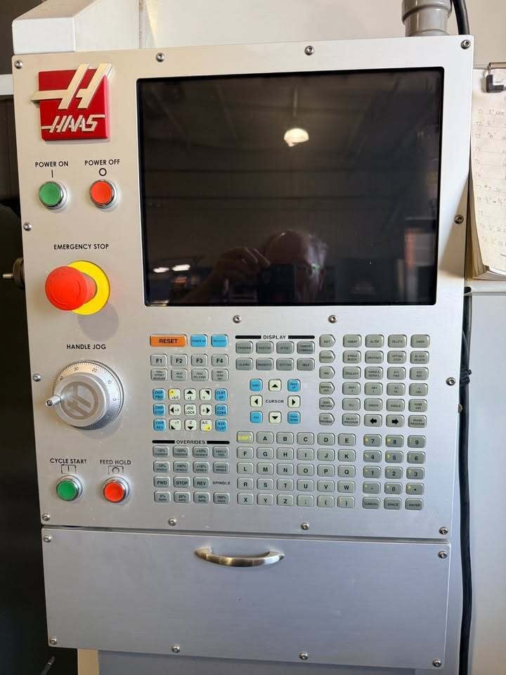 Haas #VF-7, CNC Vertical Machining Center, 84" X, 32" Y, 30" Z, 84" x 28" table, 20 HP, 7500 RPM, CAT 40, 24 - Image 6