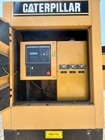150 KW Caterpillar #D150-8, 120/208 Volts, 454 hours, 60Hz 1800 RPM, EPA Tier 1, sound attenuated enclosure - Image 8