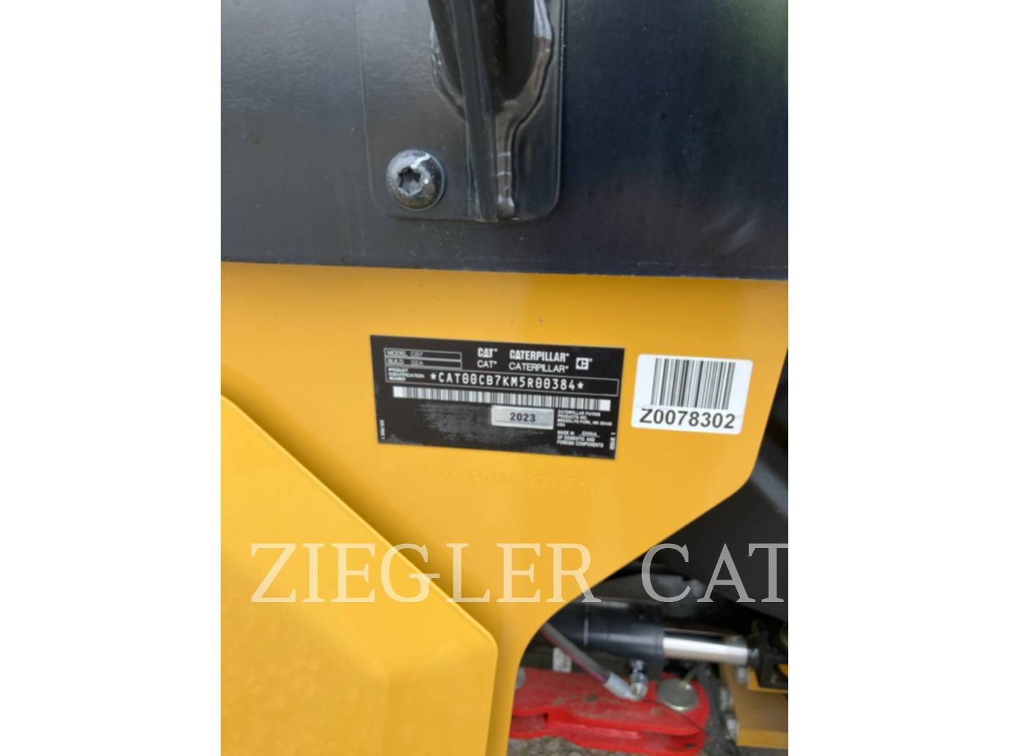 Caterpillar CB7-02, Compactor, 188 hours, S/N: M5R00384, 2023 - Image 6
