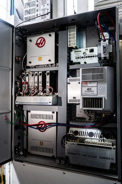 Haas #VF-6SS, 5-Axis CNC vertical machining center, 64" X, 32" Y, 30" Z, 64" x 28" table, 30 HP, 12,000 RPM - Image 5