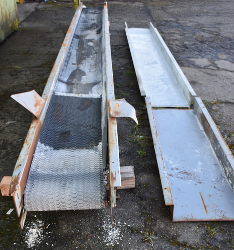 16" wide x 20' long, Belt Conveyor, traction type belting, 17" trough width, metal covers/lids, 3/4 HP - Image 3