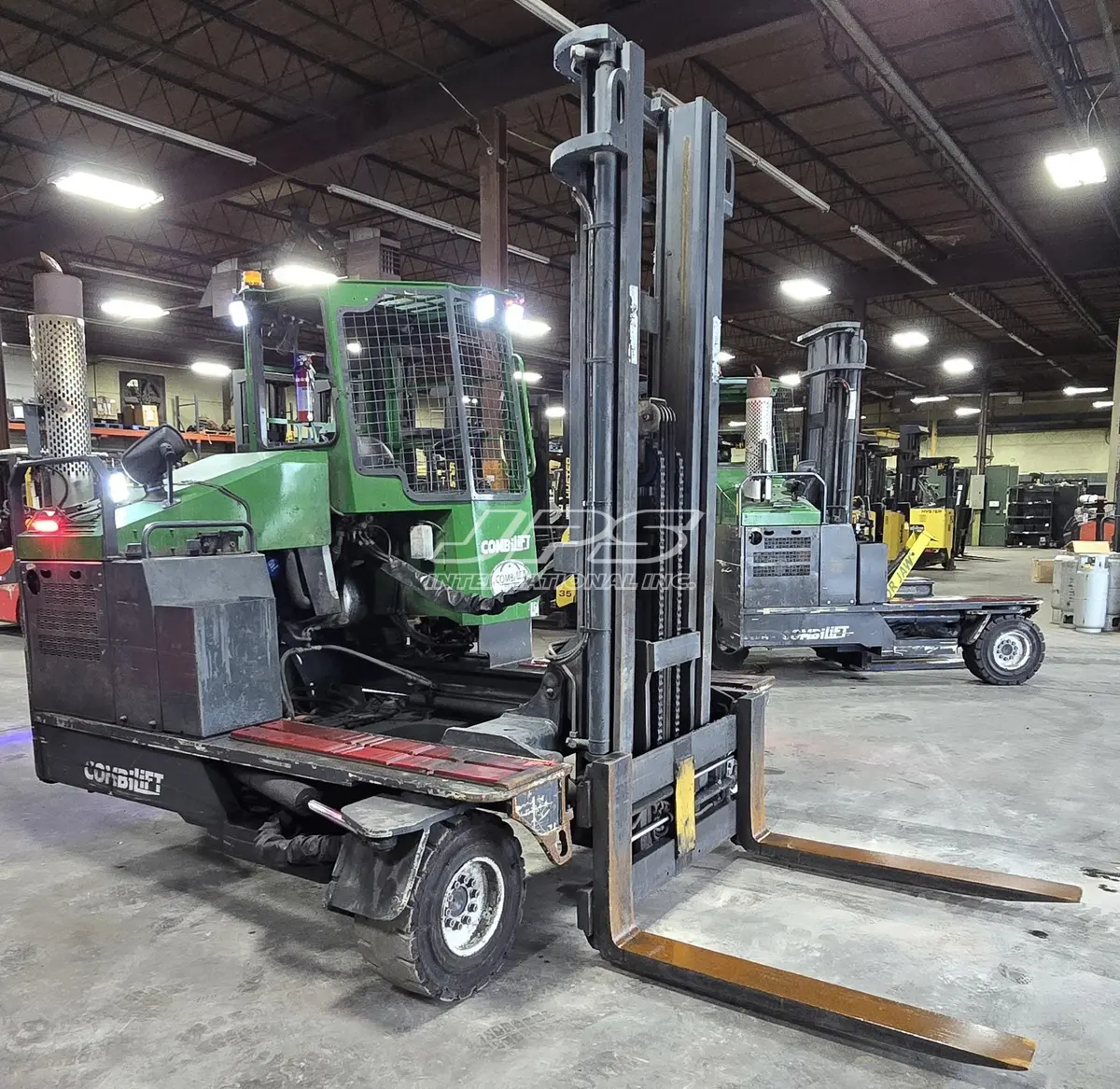 10,000 lb. Combilift #C10000XL, Multi-Directional Forklift, 159" lift height, 115"/158" duplex mast, 46" - Image 4