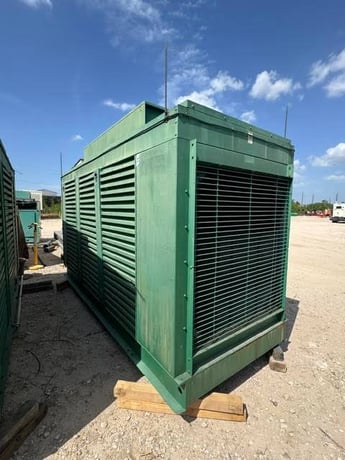 500 KW Cummins #500DFED, Diesel Generator, 755 HP, KTA19-G4 Engine, 277/480 Volts, weatherproof enclosure - Image 3