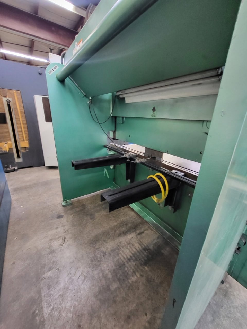 65 Ton, Piranha #6508, hydraulic press brake, 8' overall, 792" between housing, 6" stroke, 15" open, 9" Shut - Image 7