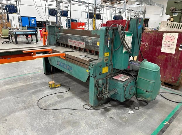 10 gauge x 6' Wysong #1072, mechanical squaring shear, 36" front operated power back gauge, 12 hold downs, 5 - Image 2