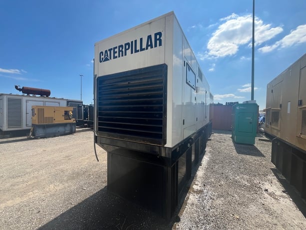 400 KW Caterpillar #3456, diesel generator set, 277/480 Volts, 880 hours, 1800 RPM, sound attenuated - Image 3
