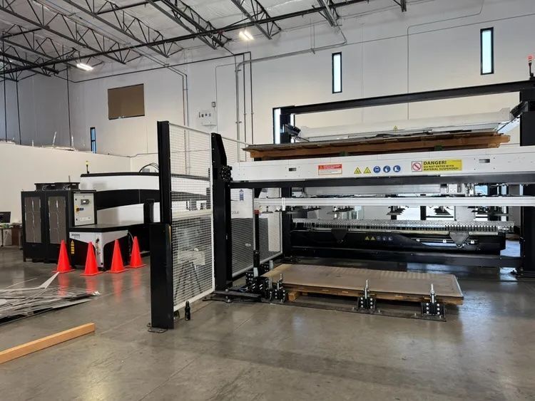 Eagle #iNspire-2040, fiber laser, 20,000 watt, 6.5' x 13' table, load/unload automation, dust collector - Image 3
