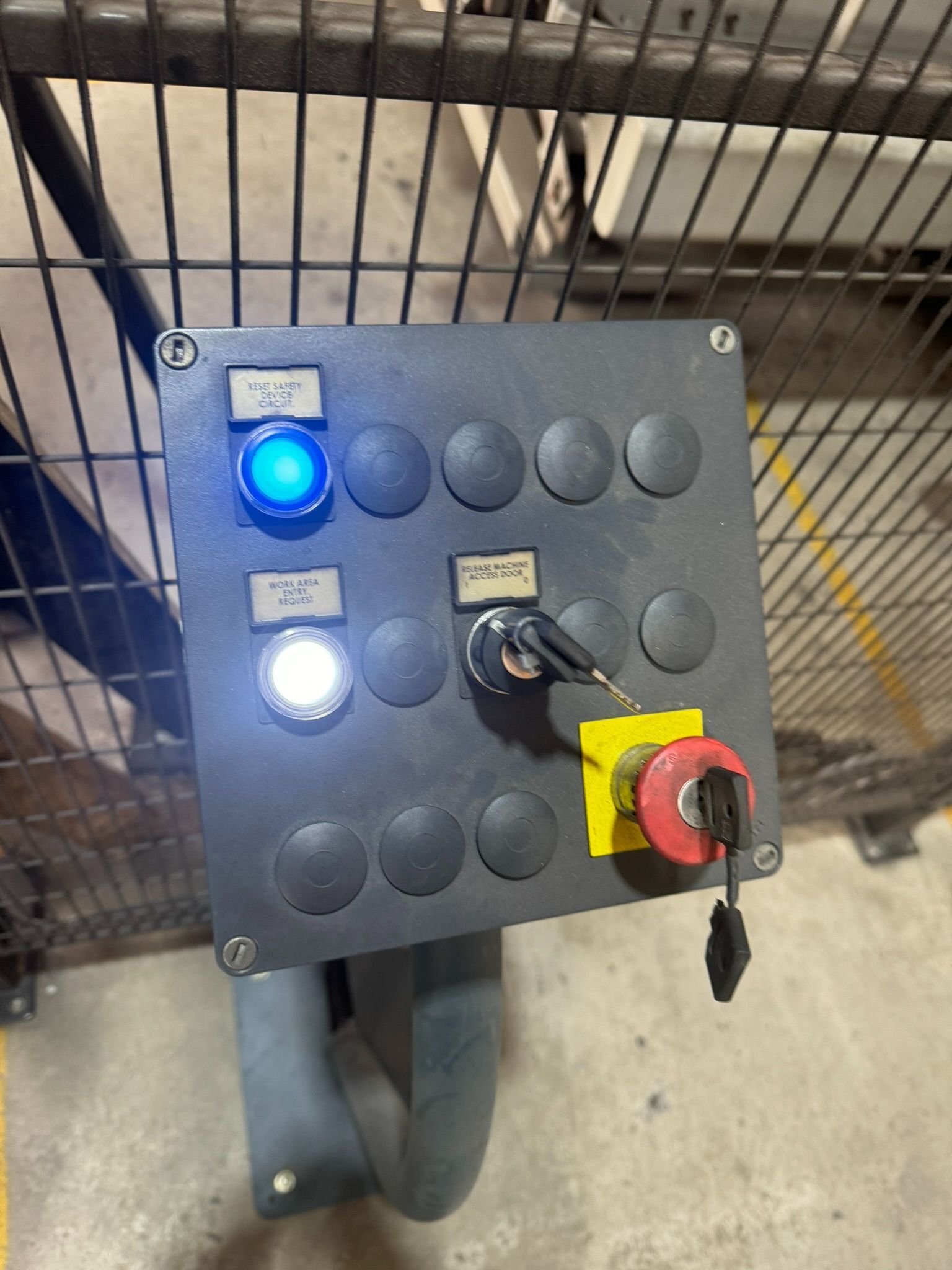 Salvagnini #L3, fiber laser, 3000 watt, 10-tray tower, part take-out automation, automatic nozzle changer - Image 4