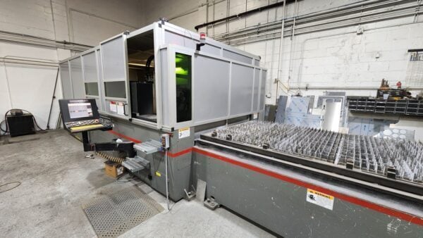 Cincinnati #CL-940, fiber laser, 4000 watt, 60" x 120" sheet, 15,000 beam hours, well maintained, 2013 - Image 1