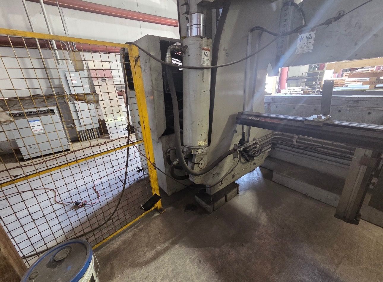 320 Ton, Accurpress #732016, CNC press brake, 16' overall, 172" between housing, 10" stroke, ETS 3000 - Image 3