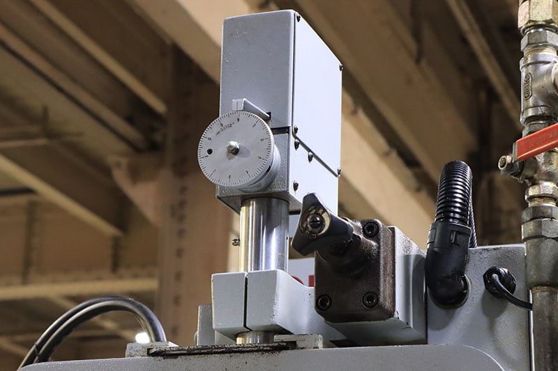 16" x 32" Chevalier #FSG-1632ADII, hydraulic surface grinder, automatic incremental downfeed, 2-Axis - Image 5