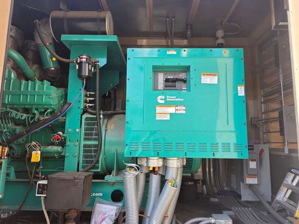 900 KW Cummins #DQFAC, diesel generator set, 277/480 Volts, 1490 HP @ 1800 RPM, QST30-G5 NR2 engine, 502 - Image 5