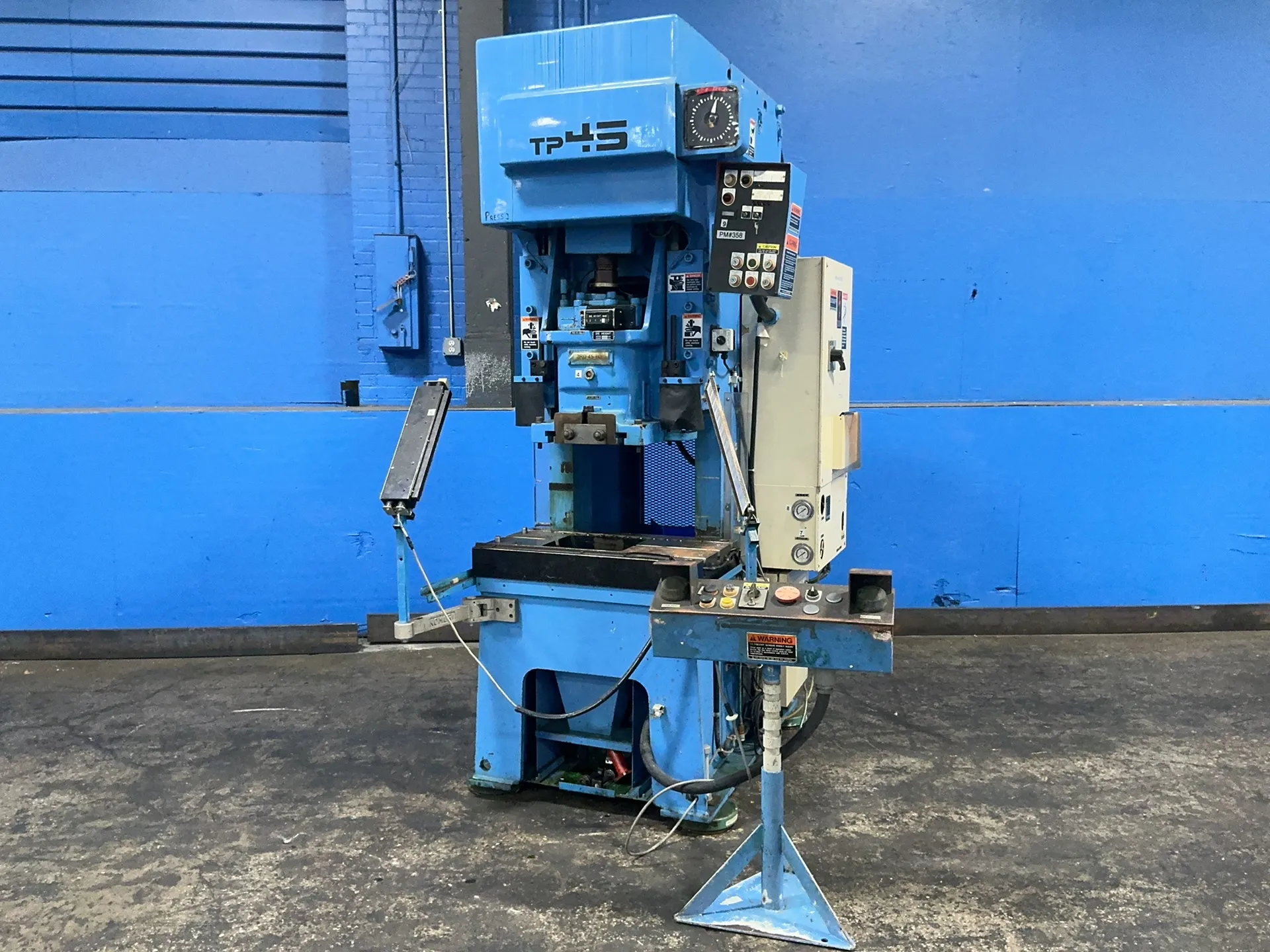 45 Ton, Amada #TP-45, Gap Frame Press, 15-3/4" x 13-3/4" Slide Area, 5-1/2" Stroke, 3.7 KW, 208 V., 1992 - Image 5