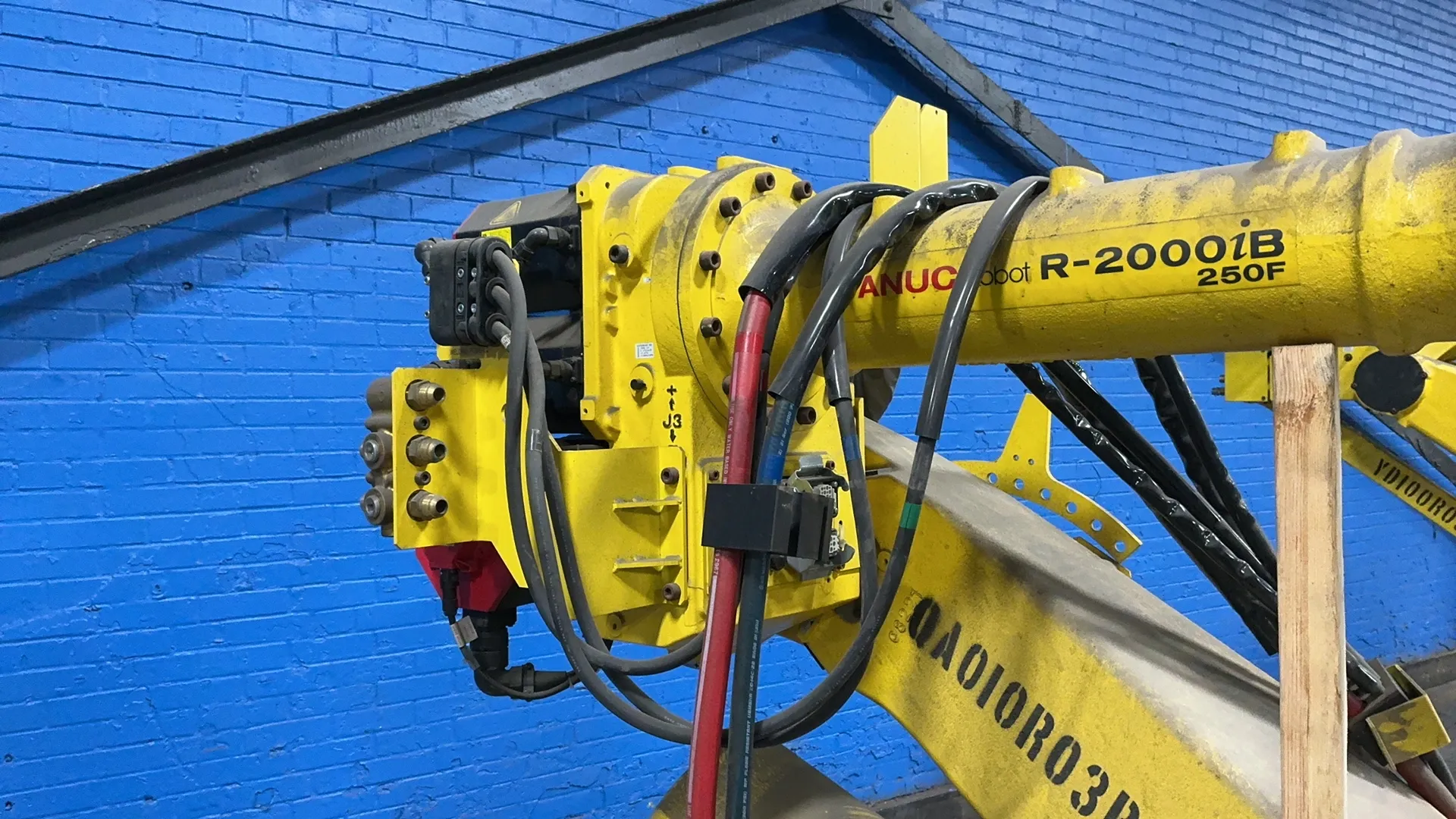 Fanuc R-2000iB/250F, Industrial Robot, Controller A05B-1329-B215, 4.3 KW, 200-240 V., 2019 - Image 3